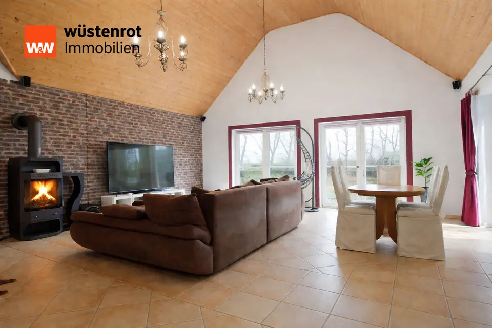 5 Zimmer Wohnung mit 208 m² in Riesa – Bild 1