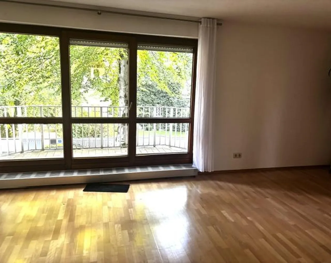 2 Zimmer Wohnung mit 77 m² in München – Bild 2
