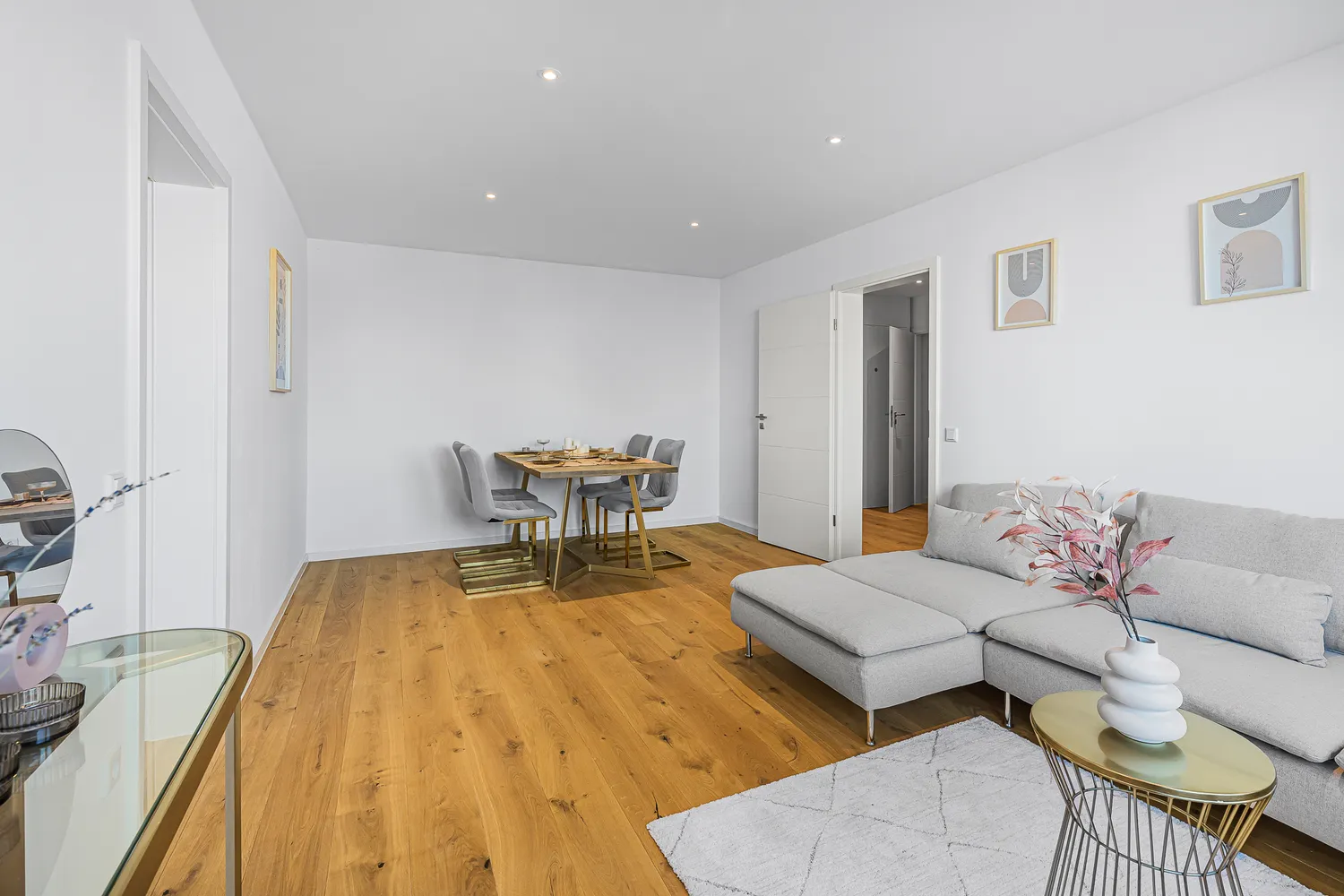 2 Zimmer Wohnung mit 65 m² in München – Bild 1