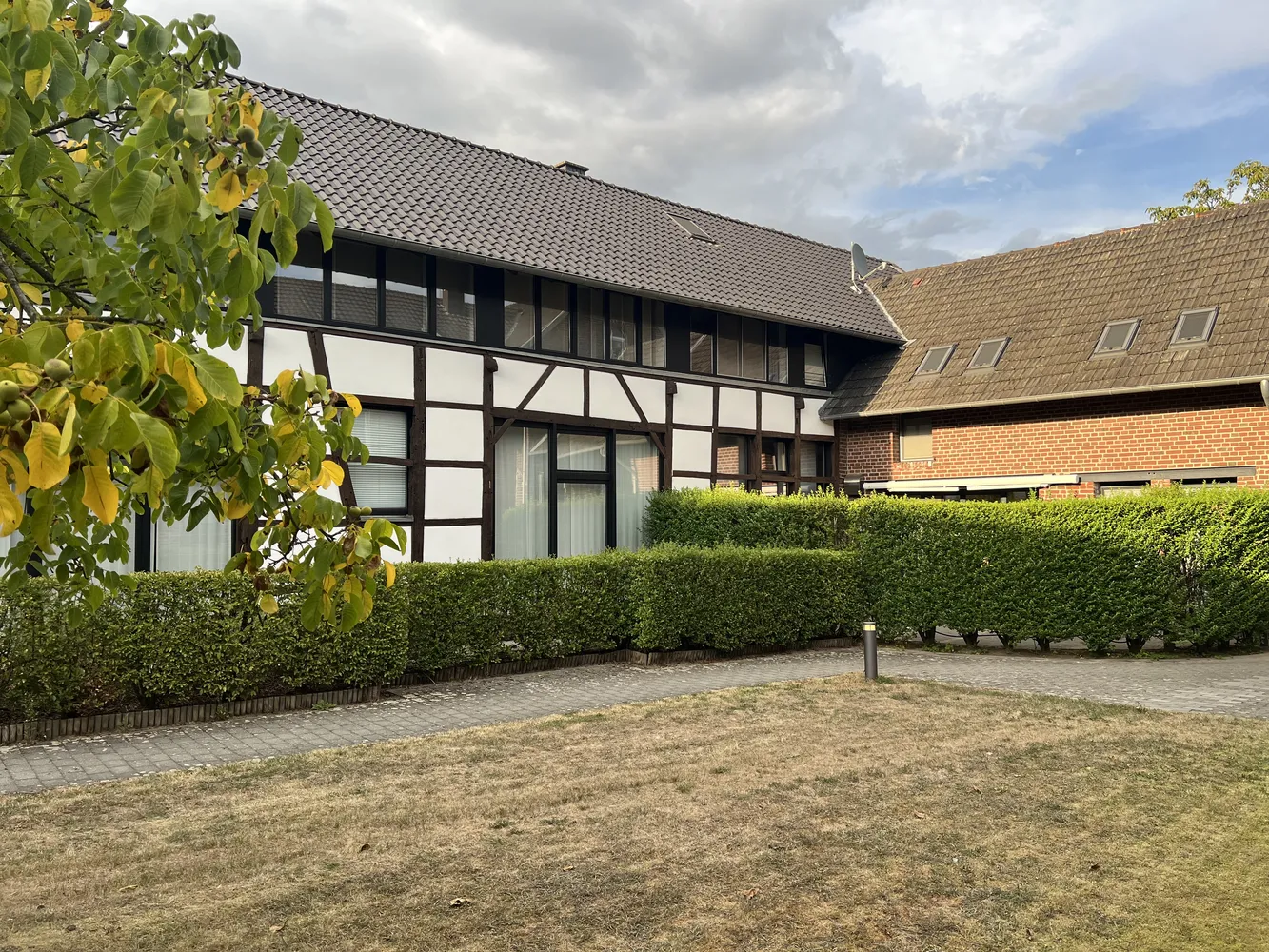 7 room house with 250 m² in Kaarst – Photo 4