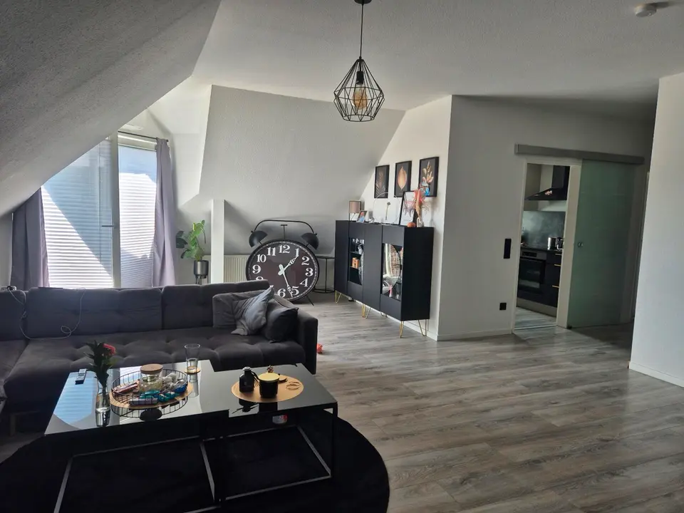 4 Zimmer Wohnung mit 102 m² in Detmold – Bild 1