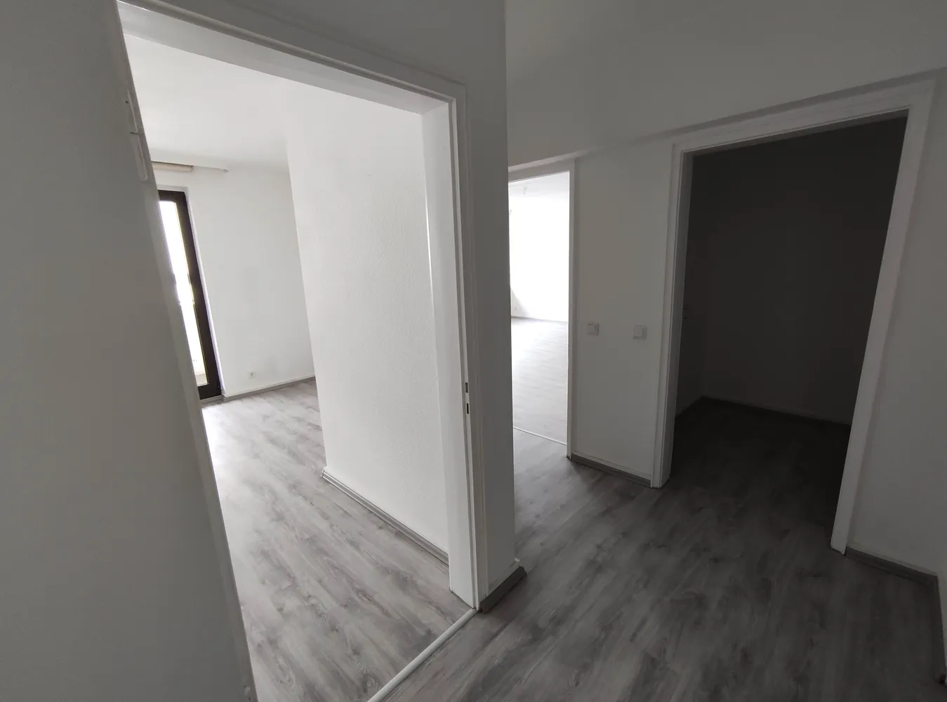 2 Zimmer Wohnung mit 69 m² in Wuppertal – Bild 2