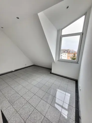 4 Zimmer Wohnung mit 110 m² in Frankfurt am Main – Bild 5