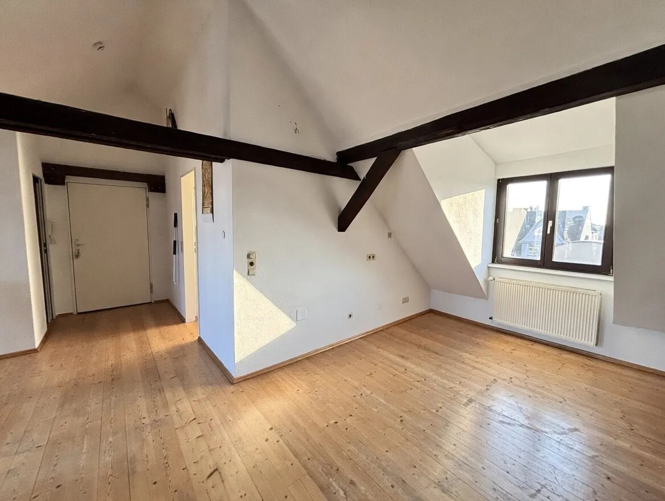 4 Zimmer Wohnung mit 94 m² in Wiesbaden – Bild 4