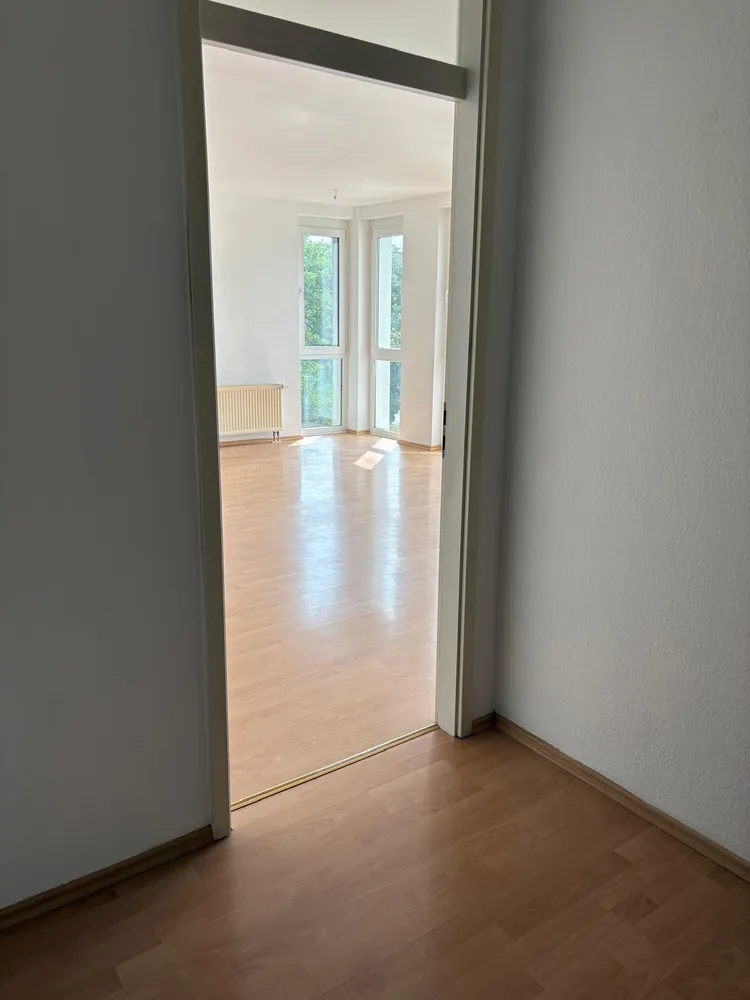 2 Zimmer Wohnung mit 55 m² in Halle (Saale) – Bild 2
