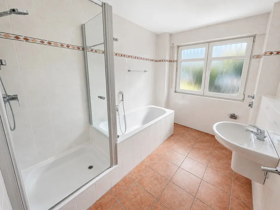 4 Zimmer Wohnung mit 109 m² in Lohmar – Bild 7
