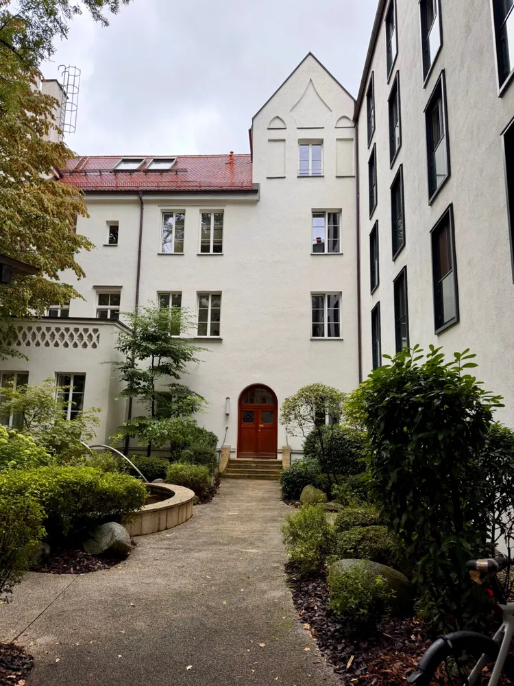 2 room apartment with 134 m² in Munich – Photo 8
