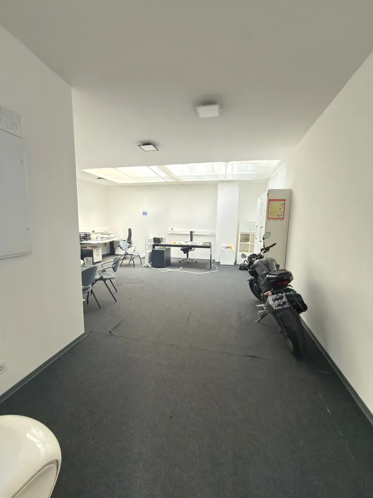 4 Zimmer Wohnung mit 200 m² in Nürnberg – Bild 2