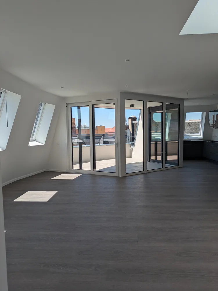 5 Zimmer Wohnung mit 151 m² in Halle (Saale) – Bild 1