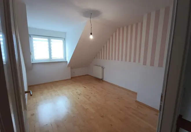 4 Zimmer Wohnung mit 100 m² in Nürnberg – Bild 8