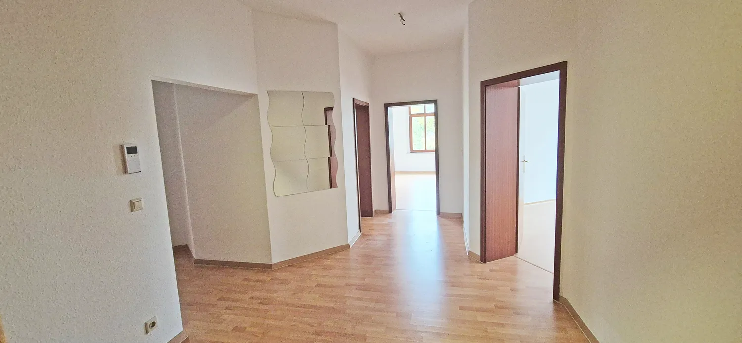2 Zimmer Wohnung mit 79 m² in Halle (Saale) – Bild 2