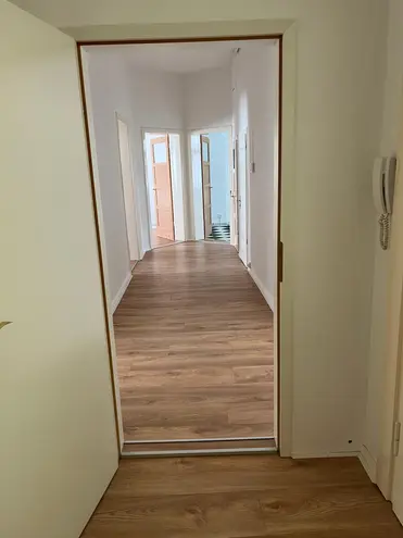 6 Zimmer Wohnung mit 155 m² in Hannover – Bild 1