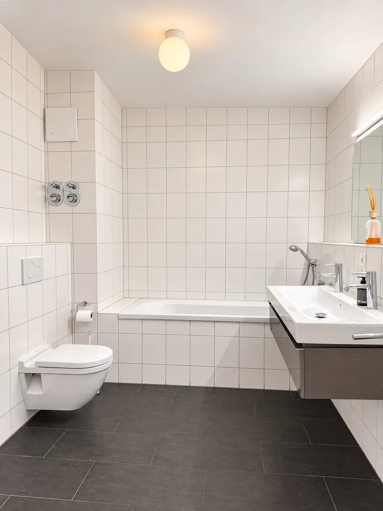 5 Zimmer Wohnung mit 122 m² in Stuttgart – Bild 2