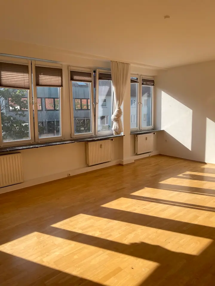 5 Zimmer Wohnung mit 155 m² in Hannover – Bild 2