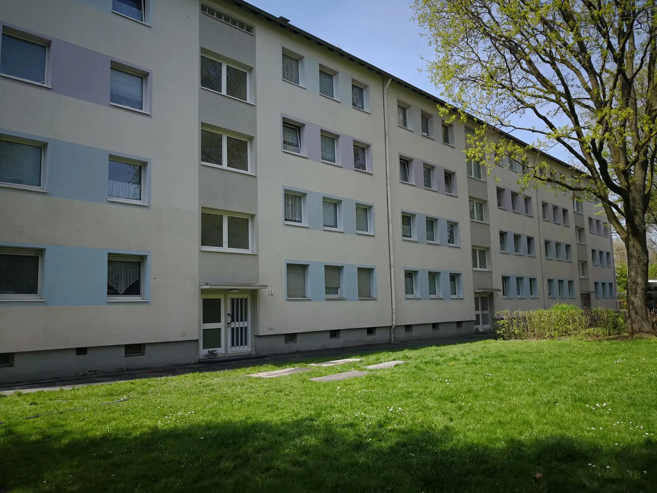 4 Zimmer Wohnung mit 82 m² in Duisburg – Bild 1