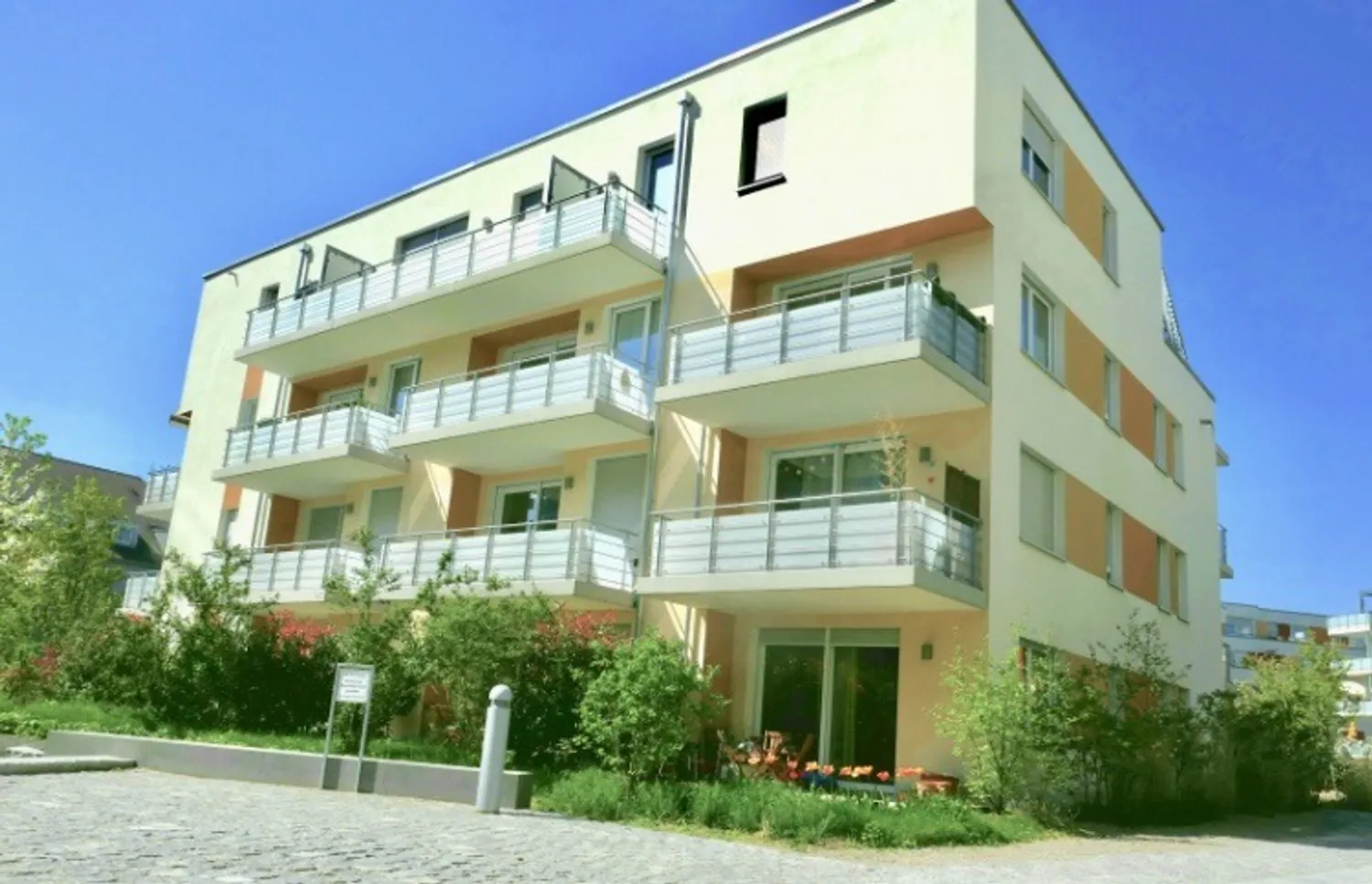 2 Zimmer Wohnung mit 67 m² in Freiburg im Breisgau – Bild 1