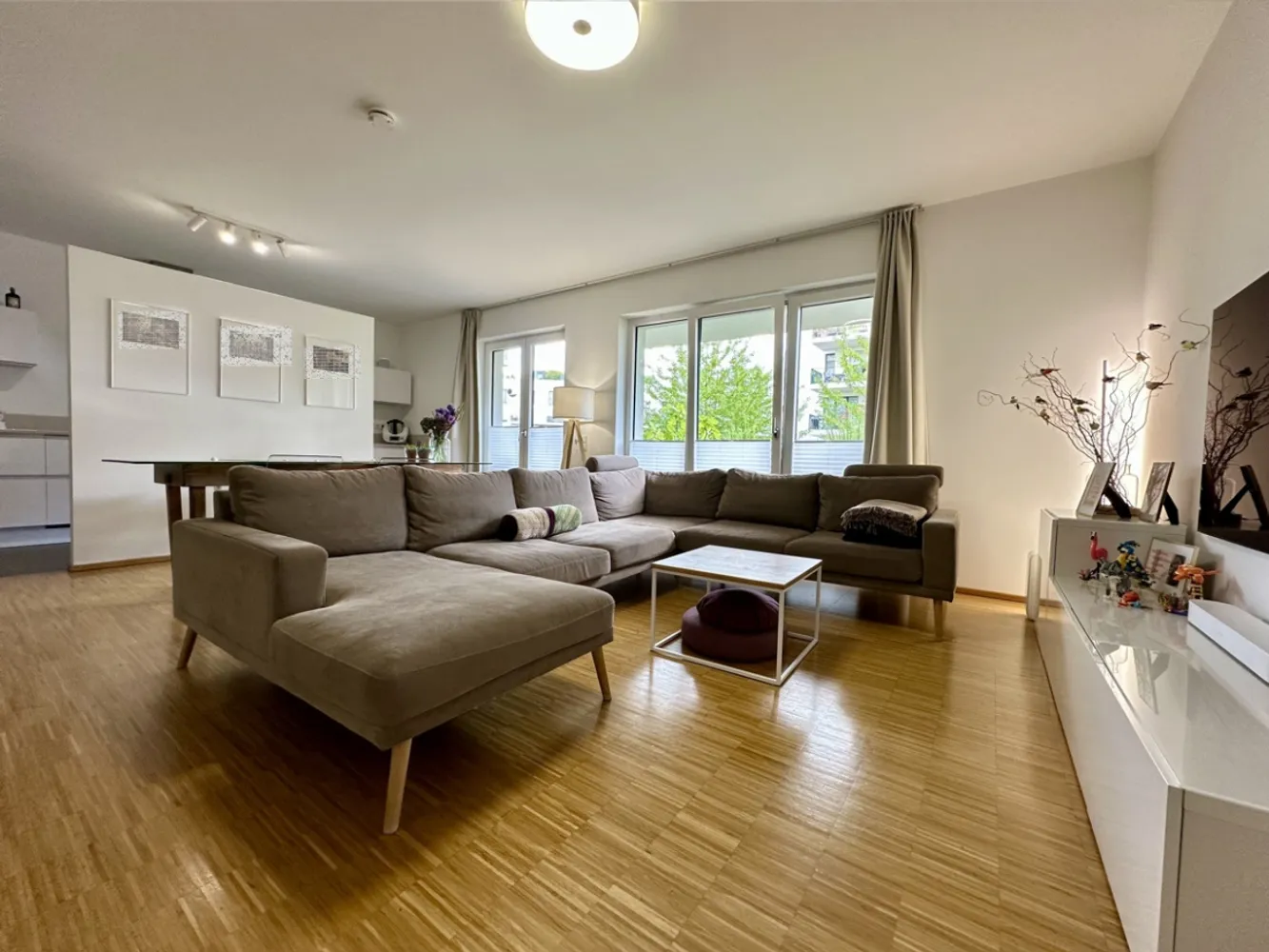 4 Zimmer Wohnung mit 121 m² in Düsseldorf – Bild 1