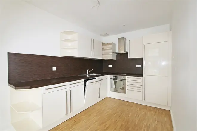 2 Zimmer Wohnung mit 81 m² in Berlin – Bild 6