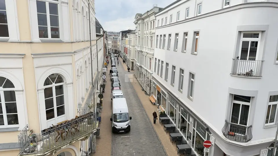 4 Zimmer Wohnung mit 113 m² in Schwerin – Bild 1