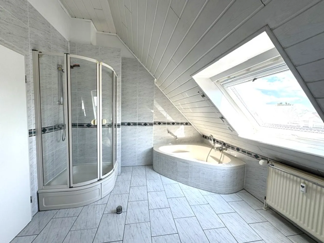 4 Zimmer Wohnung mit 130 m² in Frankfurt am Main – Bild 12