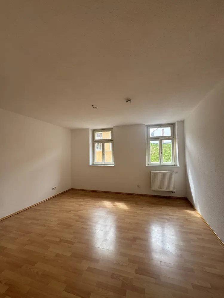2 Zimmer Wohnung mit 83 m² in Altenburg – Bild 2
