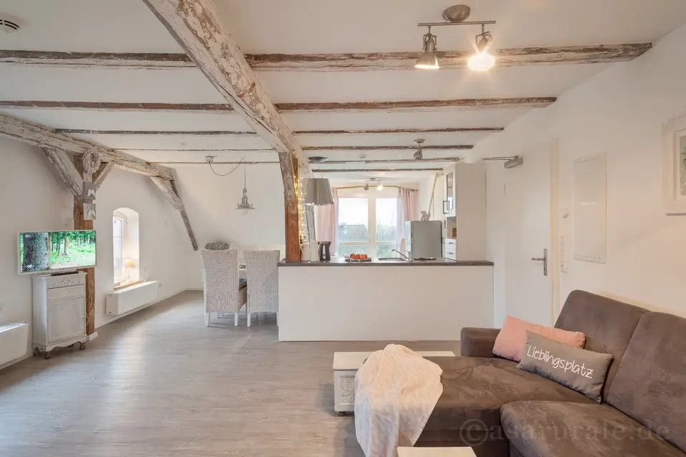 13 Zimmer Wohnung mit 340 m² in Lübeck – Bild 2