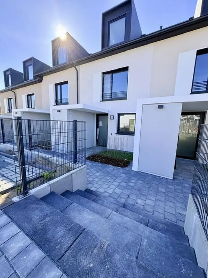 6 Zimmer Haus mit 180 m² in Nürnberg – Bild 2