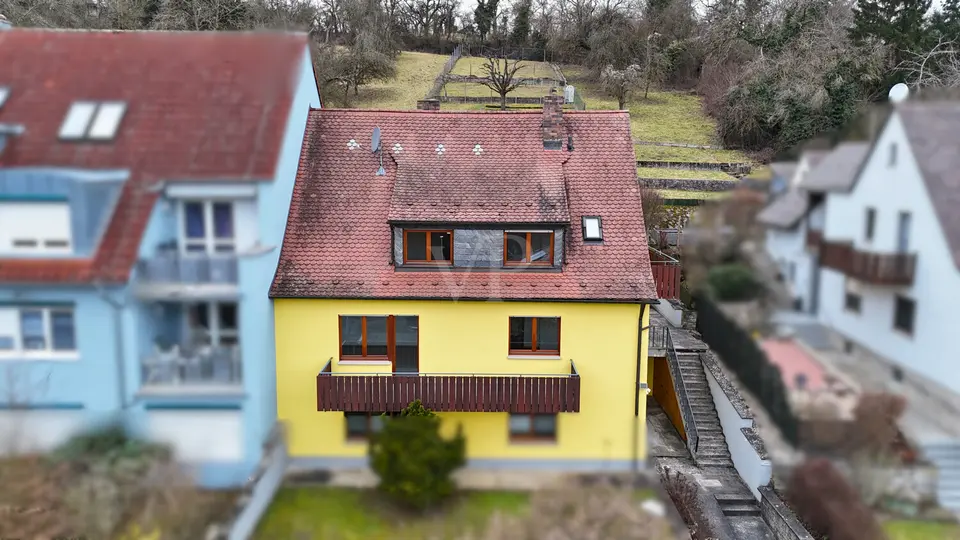 8 Zimmer Haus mit 149 m² in Würzburg – Bild 1