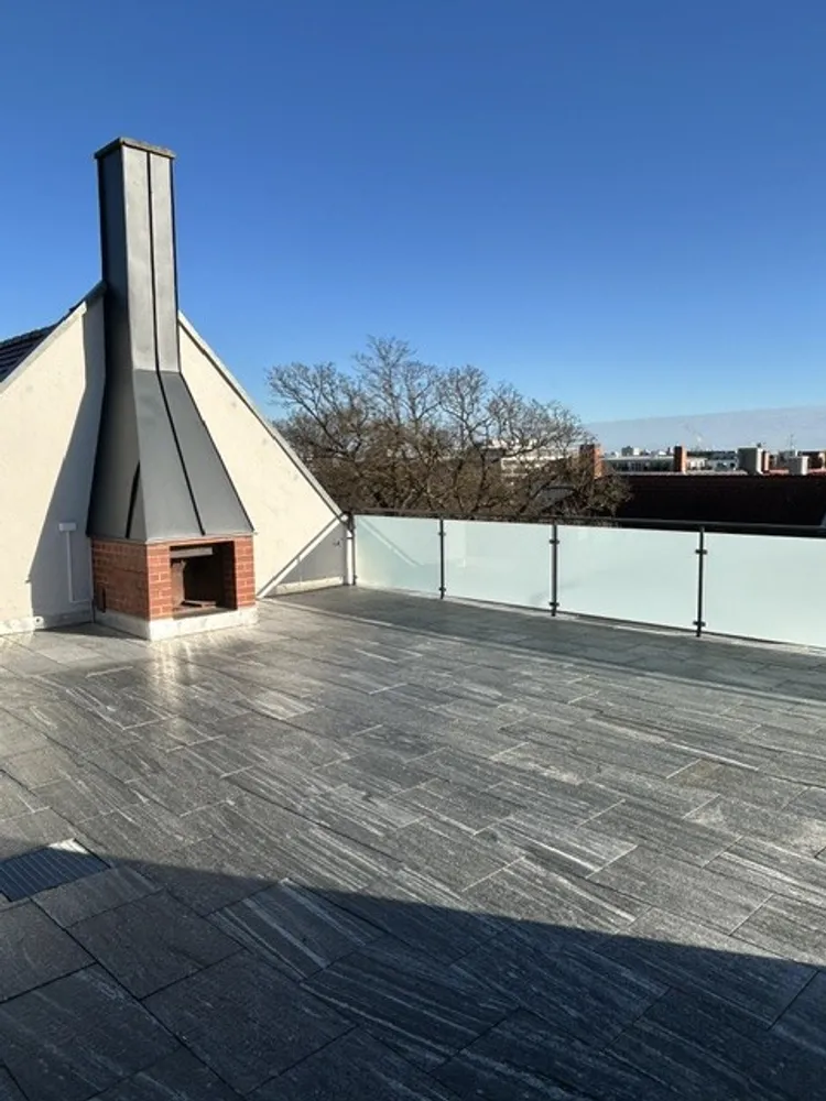 7 Zimmer Wohnung mit 390 m² in München – Bild 2