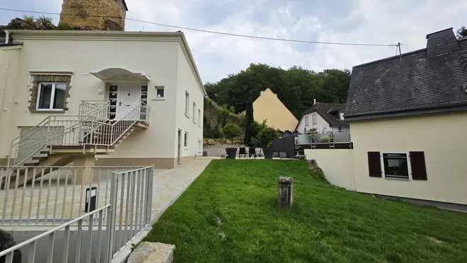 4 Zimmer Haus mit 150 m² in Wiesbaden – Bild 1