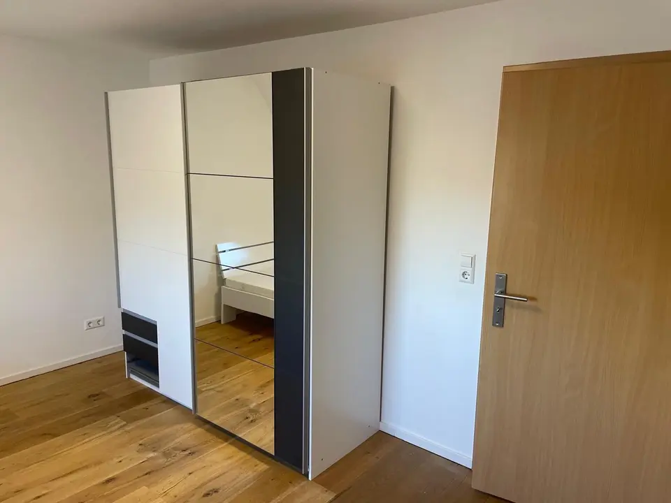 Shared room with 75 m² in Stuttgart – Photo 2