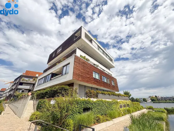4 Zimmer Wohnung mit 150 m² in Berlin – Bild 1