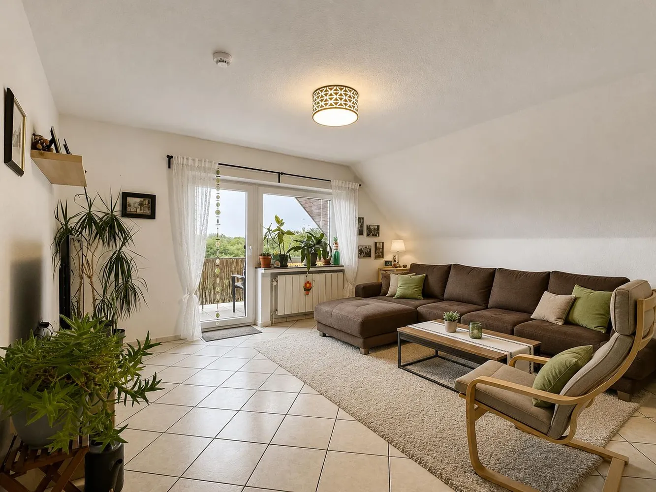 4 Zimmer Wohnung mit 100 m² in Hürth – Bild 1