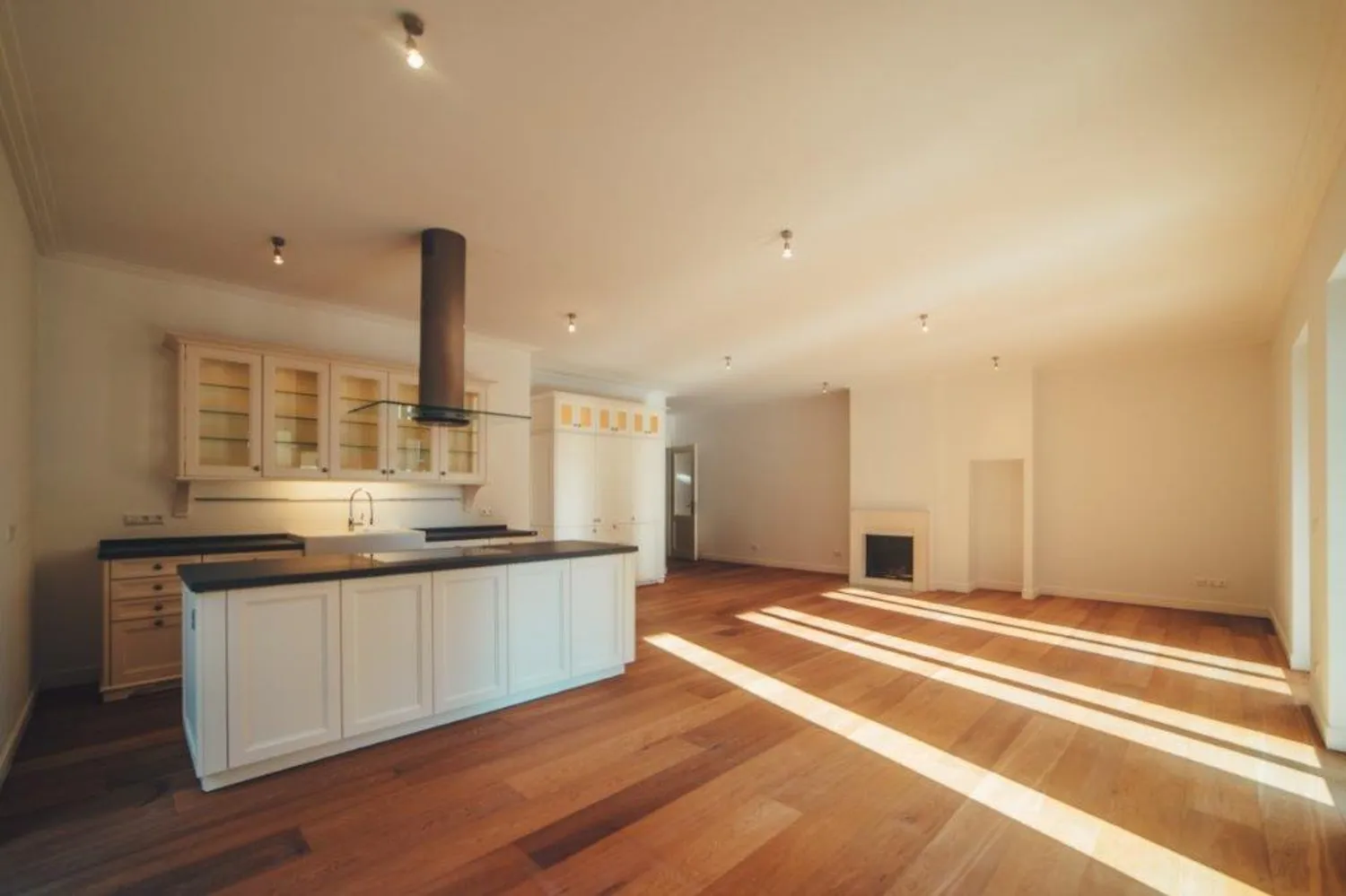 4 Zimmer Wohnung mit 150 m² in Berlin – Bild 3