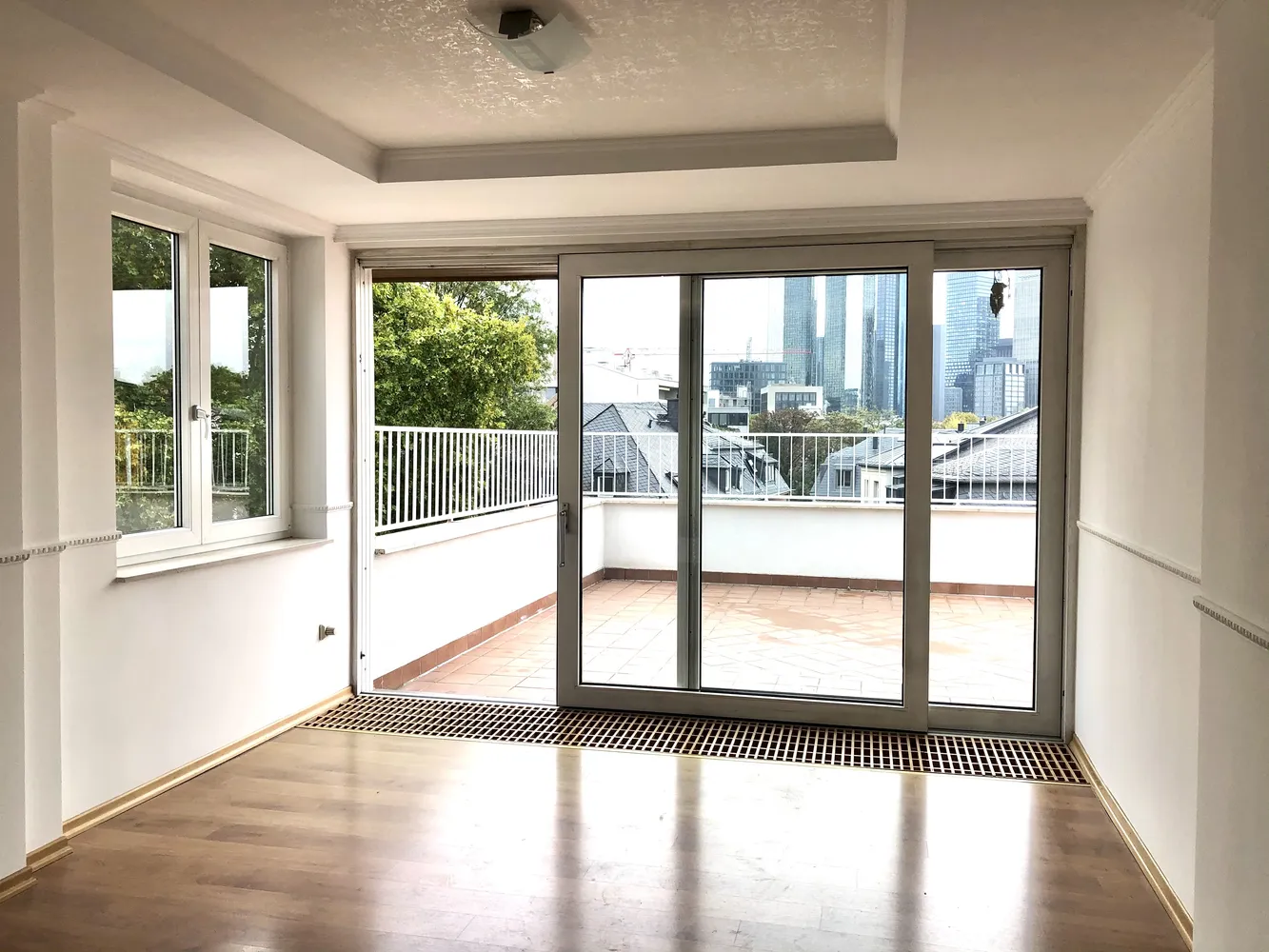 7 Zimmer Wohnung mit 237 m² in Frankfurt am Main – Bild 7