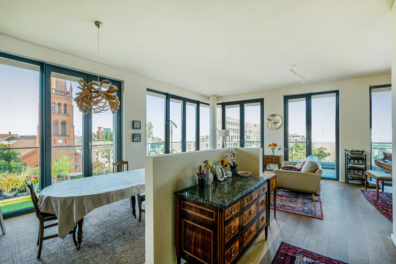 7 Zimmer Wohnung mit 300 m² in Berlin – Bild 4