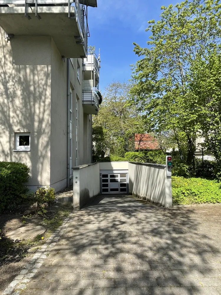 5 Zimmer Wohnung mit 156 m² in Dresden – Bild 2