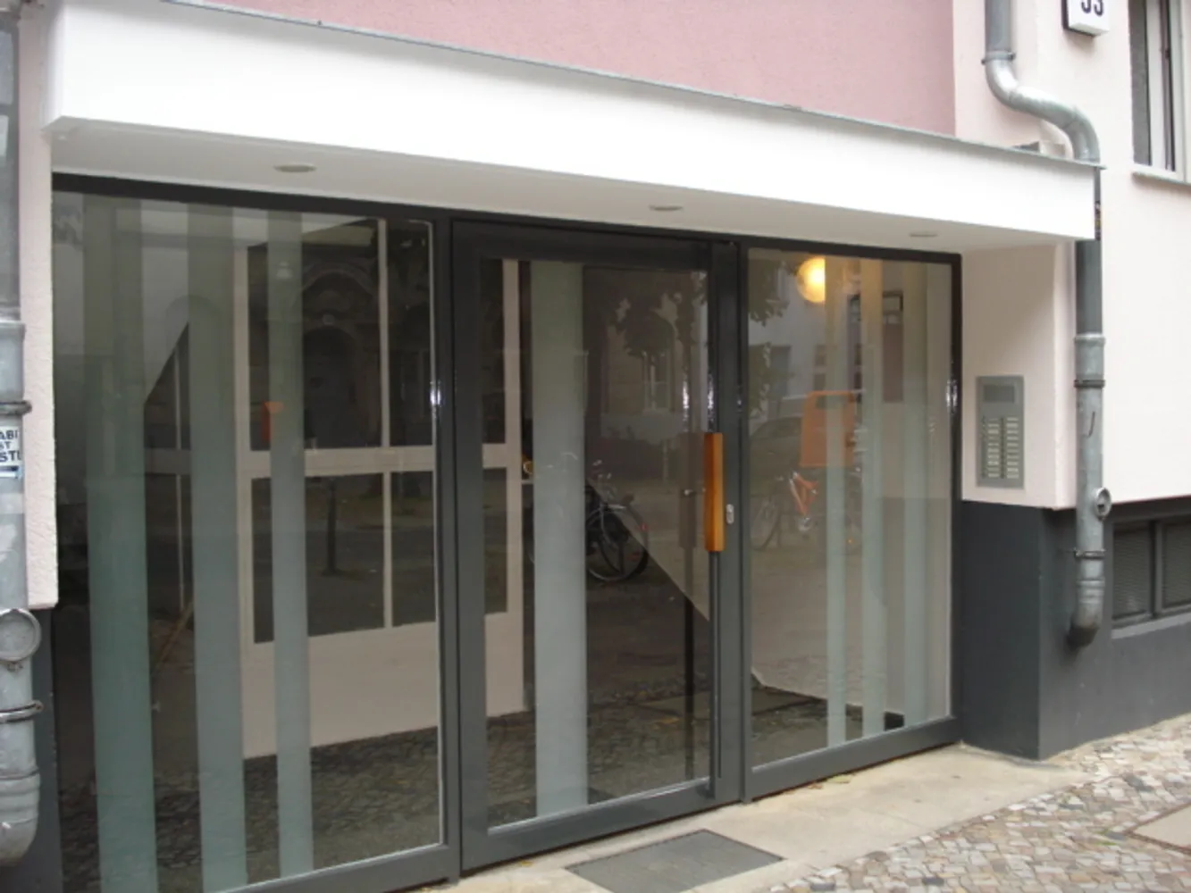 2 room apartment with 60 m² in Berlin – Photo 2