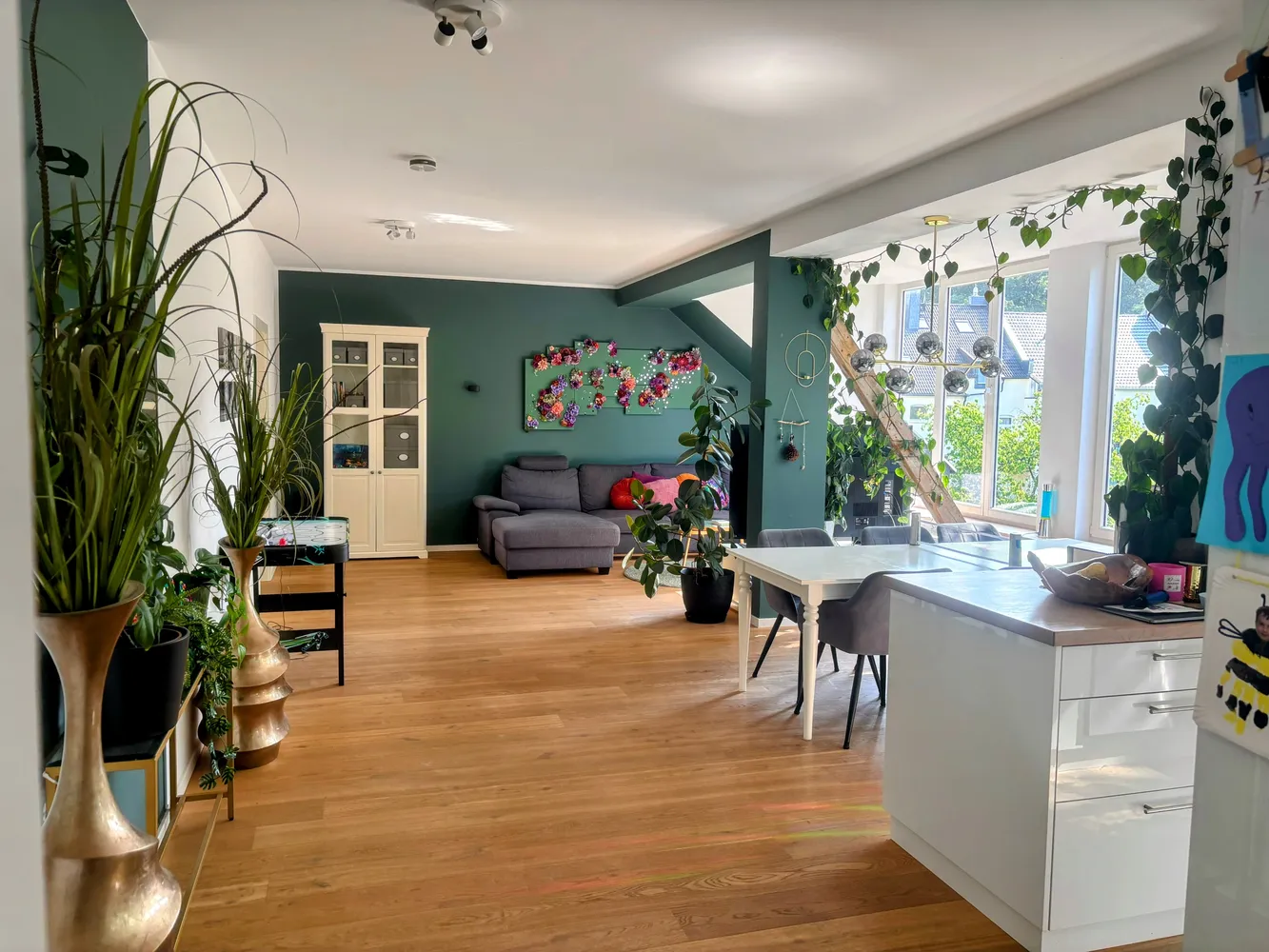 4 Zimmer Wohnung mit 140 m² in Düsseldorf – Bild 2