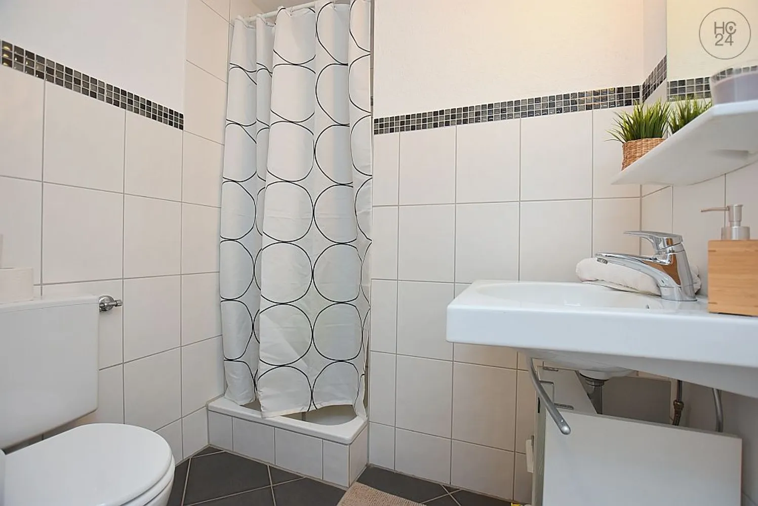 1 room apartment with 35 m² in Stuttgart – Photo 6