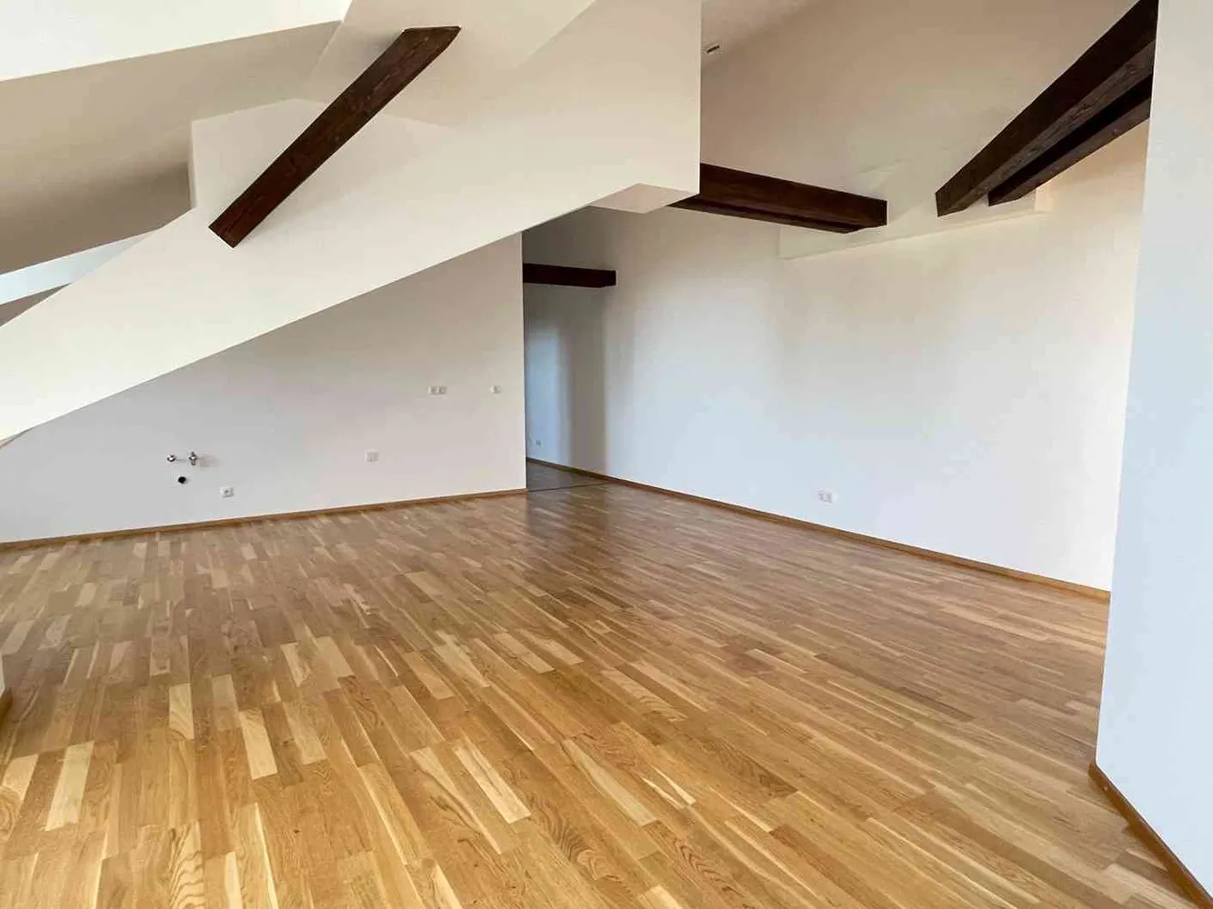 2 Zimmer Wohnung mit 75 m² in München – Bild 2