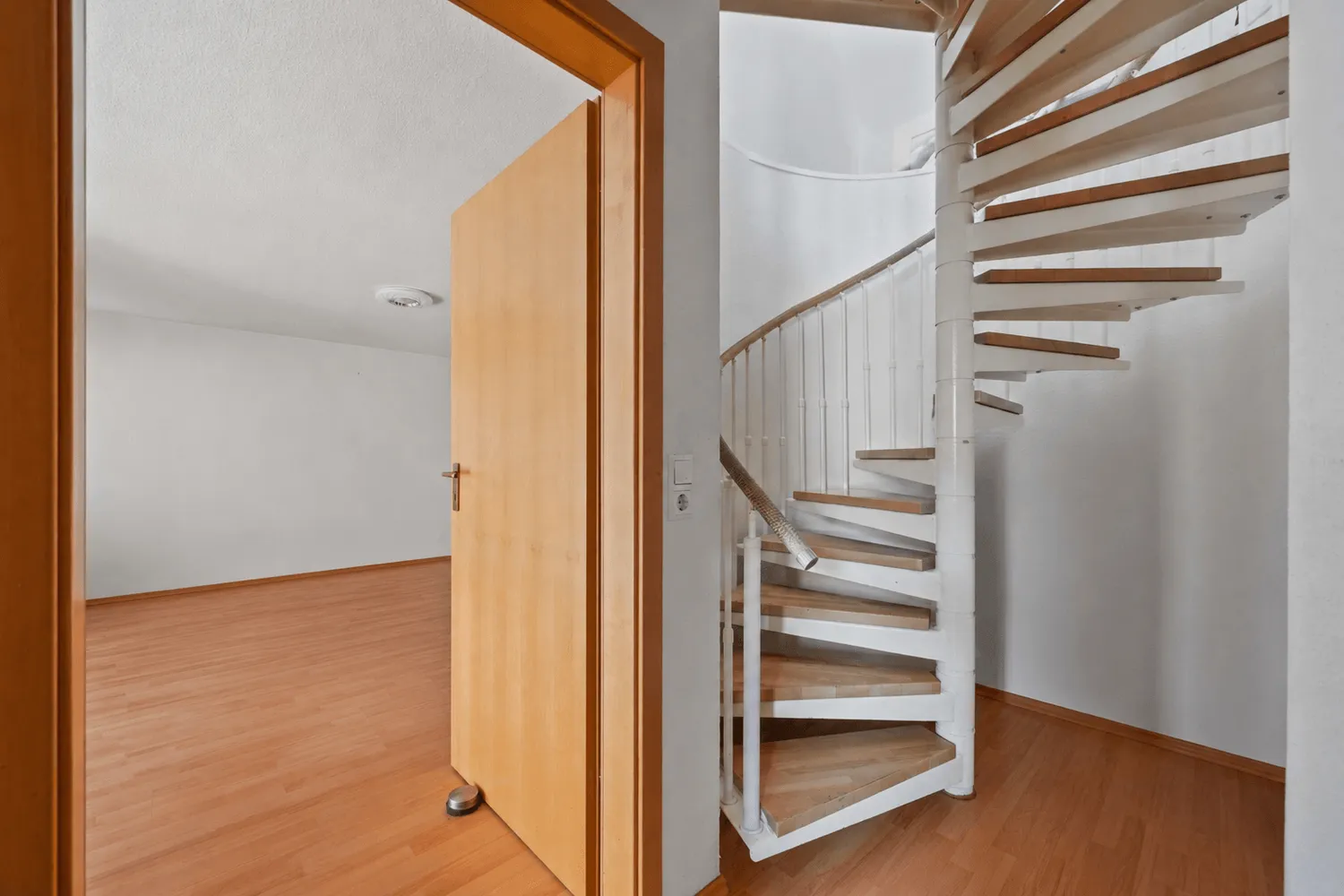 3 Zimmer Wohnung mit 74 m² in Stuttgart – Bild 2