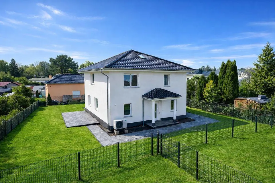 4 Zimmer Haus mit 154 m² in Berlin – Bild 1