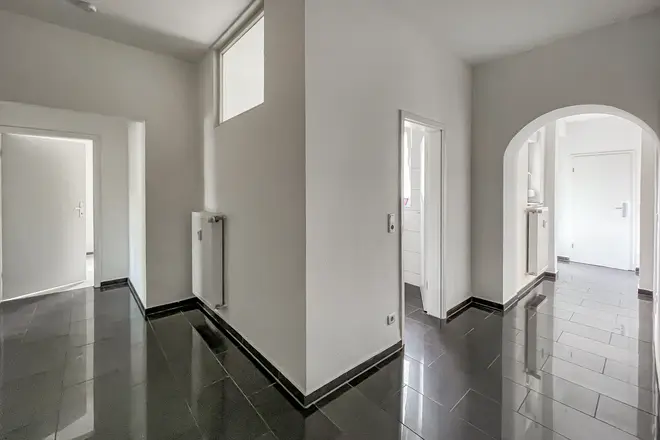 6 Zimmer Wohnung mit 127 m² in Köln – Bild 2