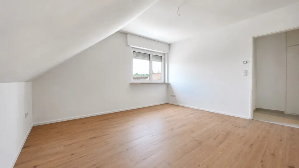 5 Zimmer Wohnung mit 127 m² in Mannheim – Bild 2