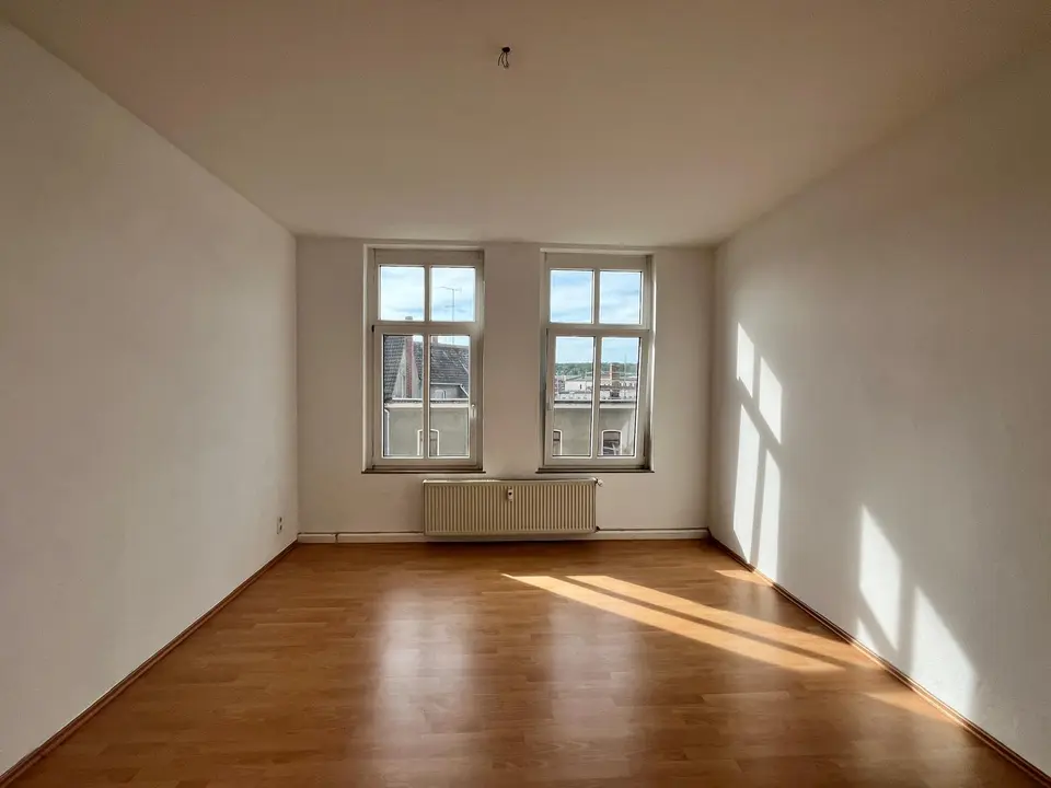 2 Zimmer Wohnung mit 67 m² in Bitterfeld-Wolfen – Bild 2