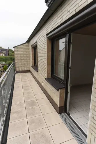 4 Zimmer Wohnung mit 96 m² in Düsseldorf – Bild 2
