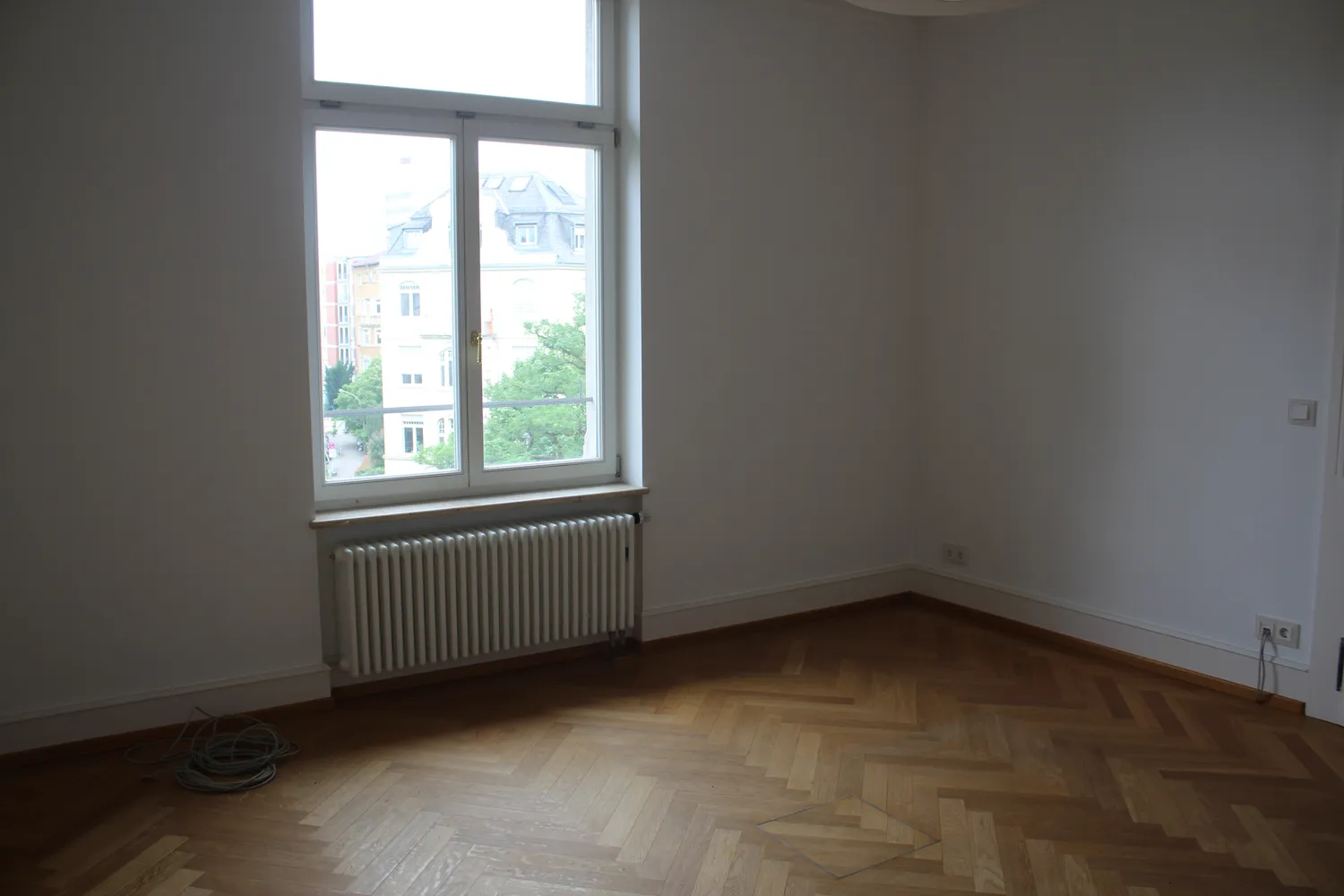 10 Zimmer Wohnung mit 320 m² in Frankfurt am Main – Bild 1