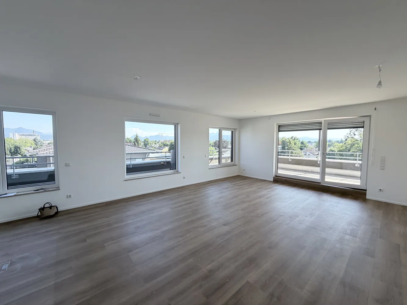 5 Zimmer Wohnung mit 121 m² in Rosenheim – Bild 2