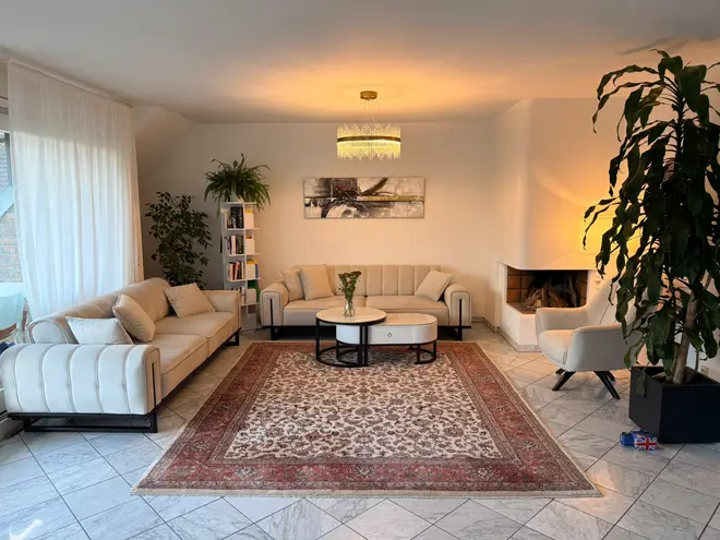 4 Zimmer Wohnung mit 150 m² in Düsseldorf – Bild 2